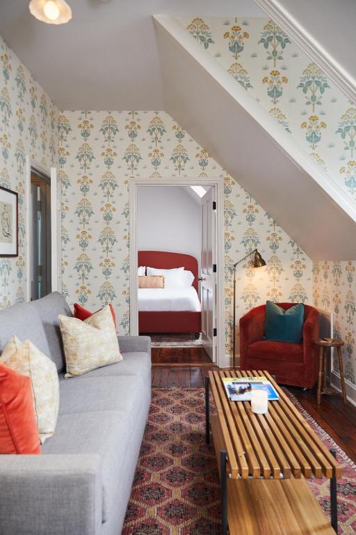 Post House Inn Main image 2